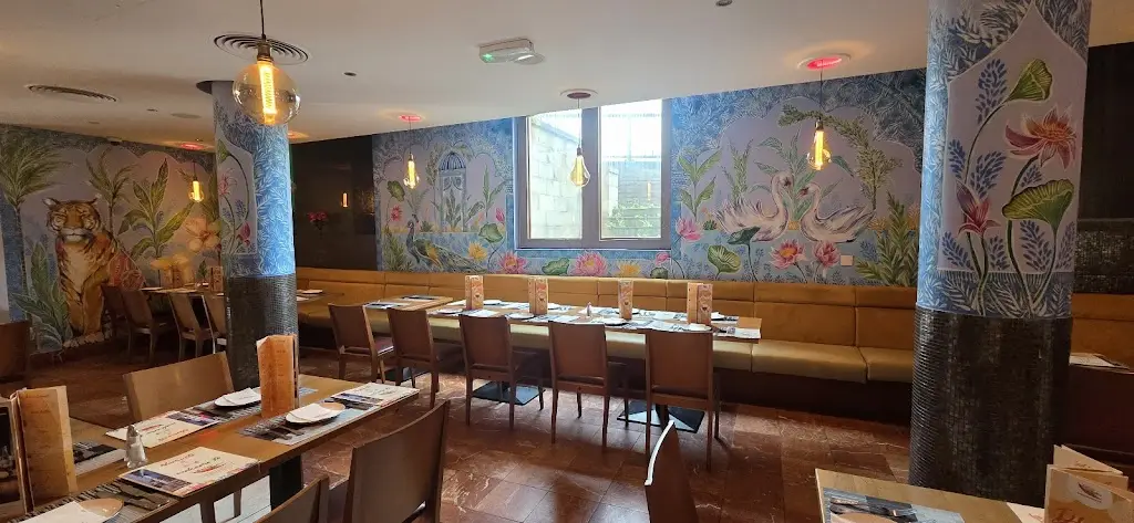 Spicy Tadka Staines_Staines_slider_image_3