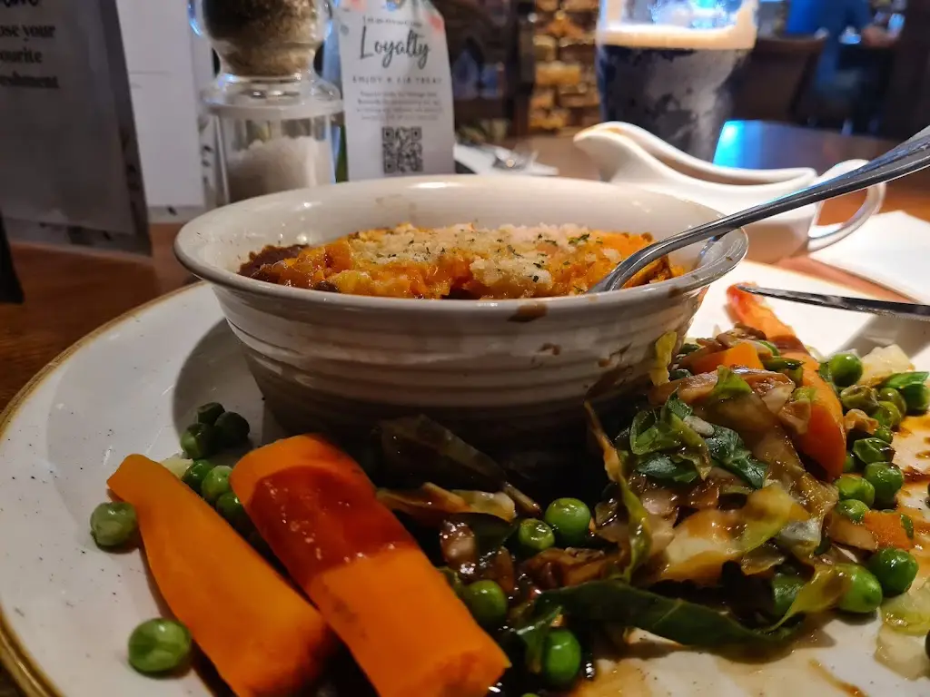 Luna Boston Terrier_The Three Cups_Stamford Bridge_review