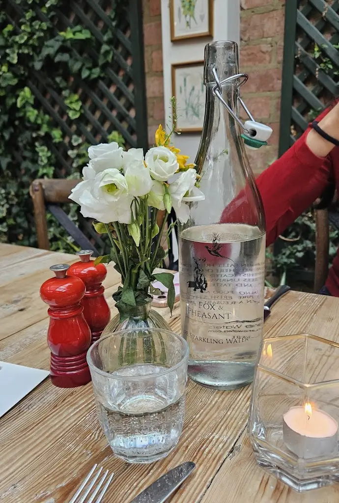 Nive Raitz von Frentz_The Fox and Pheasant_Stamford Bridge_review