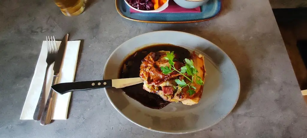 Gary Dobson_The Knights Table_Stainforth_review