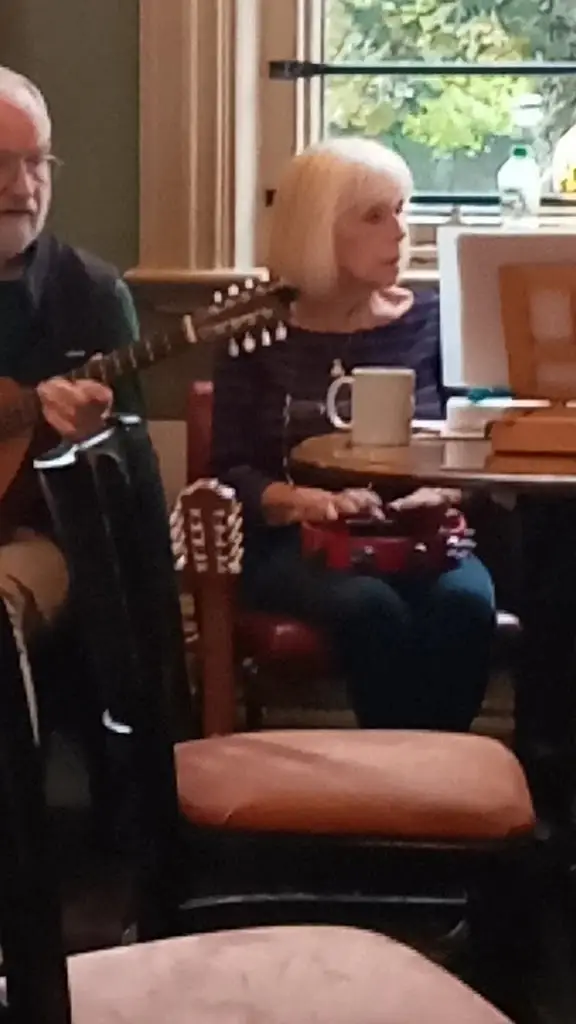 Elizabeth Thorp_Stalybridge Buffet Bar_Stalybridge_review