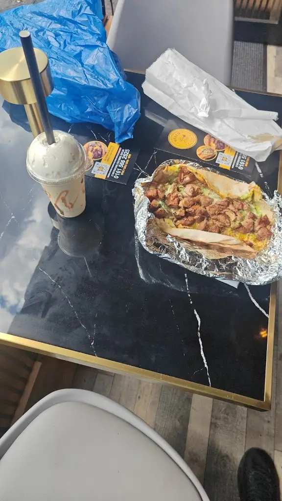 R6 Liam_Hello Hungry Stalybridge_Stalybridge_review