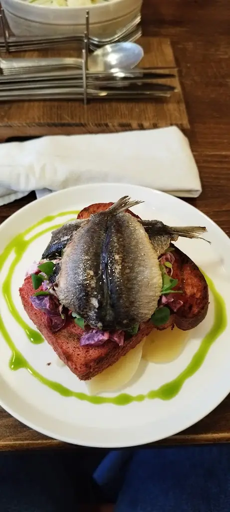 Warren Garey_Edie's_St Austell_review