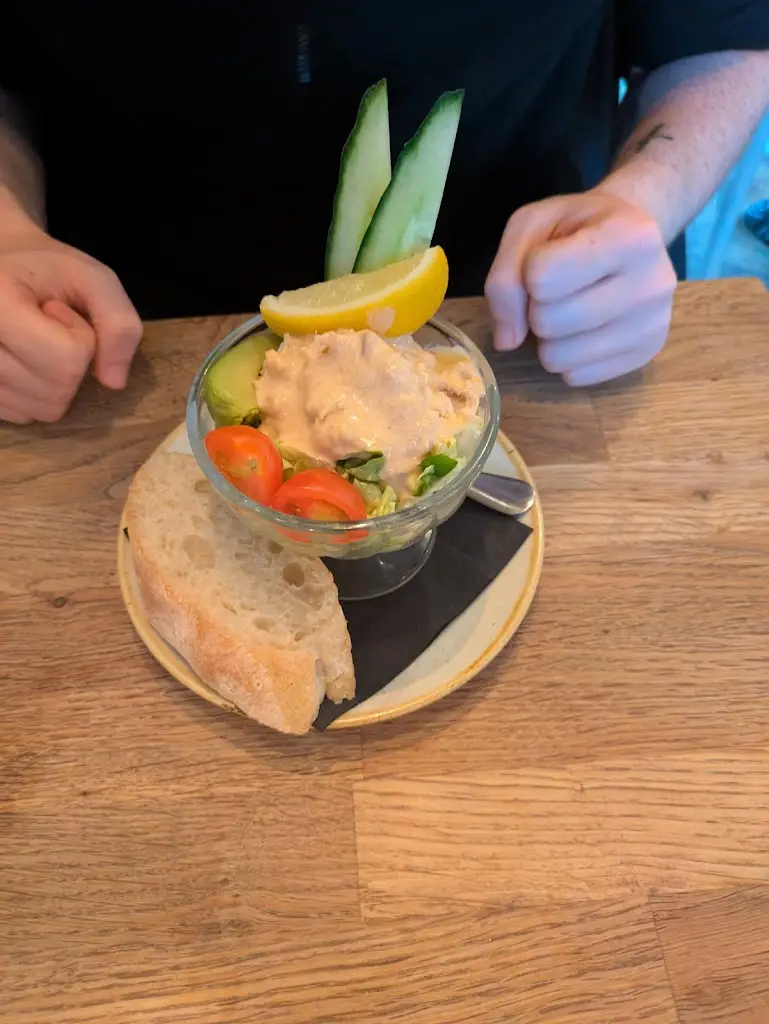 Shawna Whittington_Springtide, Charlestown_St Austell_review