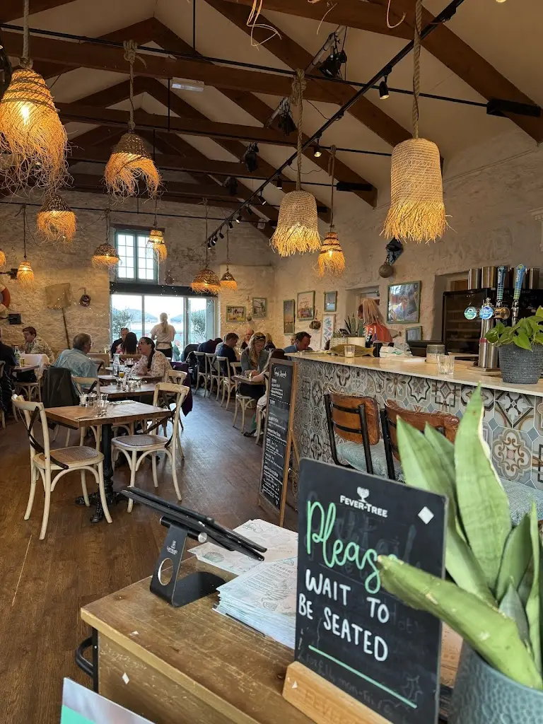 Stephanie Ng_Springtide, Charlestown_St Austell_review