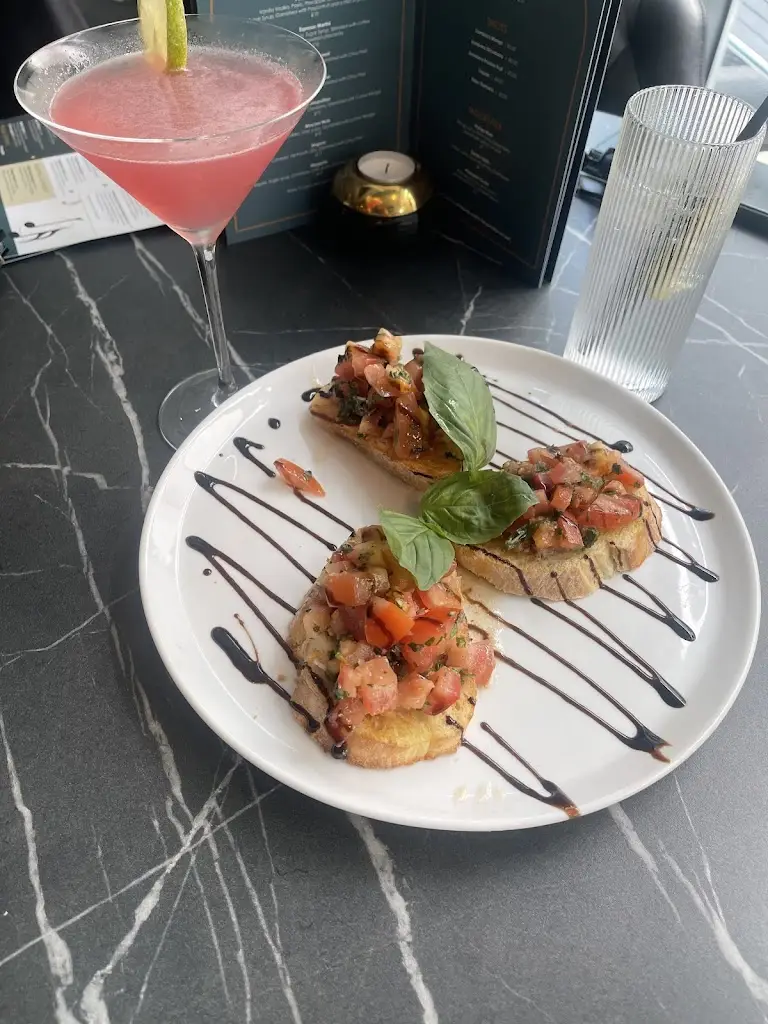 Aimee Robertson_Room Five Cornwall_St Austell_review