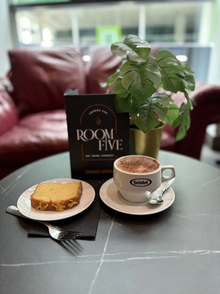 Room Five Cornwall_St Austell_slider_image_3