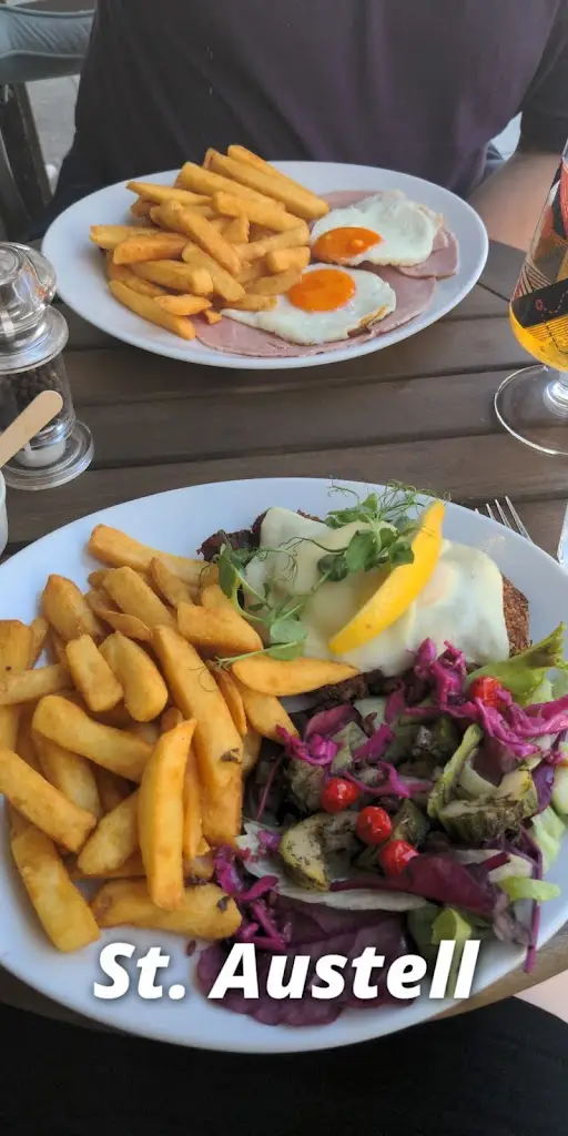 Emma_Smorgers Bar & Bistro and Catering_St Austell_review