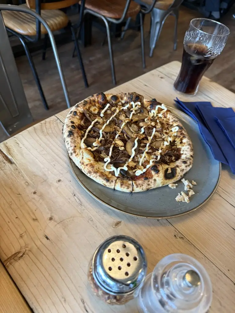 Nigel Dias_Salty Bay Pizza Kitchen_St Austell_review