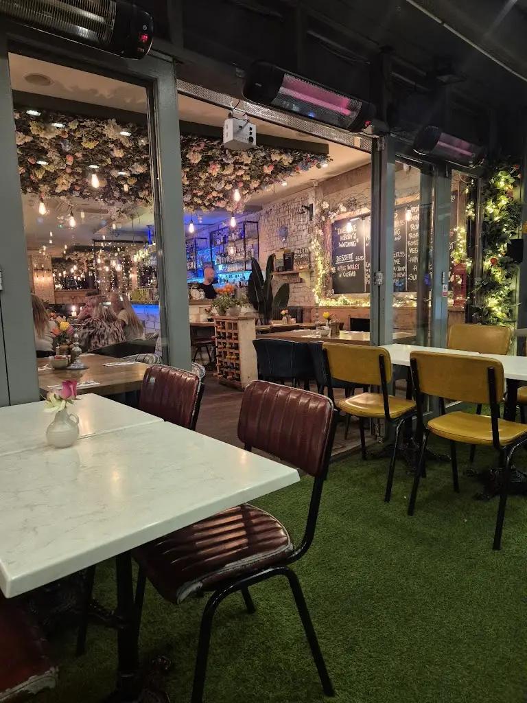 Q Bar & Kitchen Beckenham_Beckenham_slider_image_3