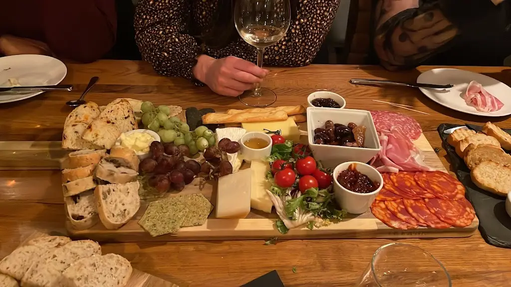 Dani Edwards_For The Love Of Wine_Stanwick_review