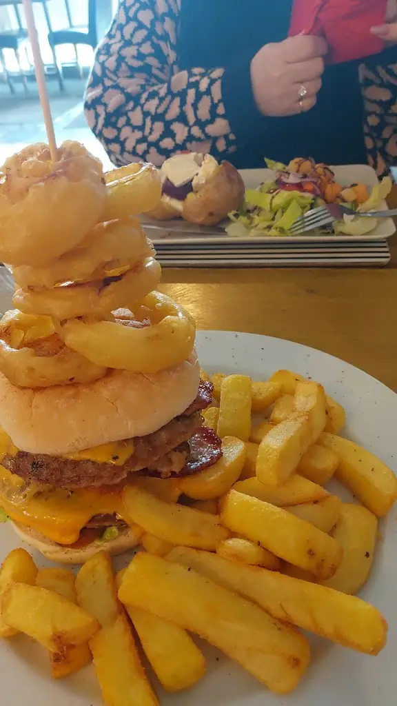 Arnold West_Jester's Bistro & Coffee Lounge Raunds_Stanwick_review