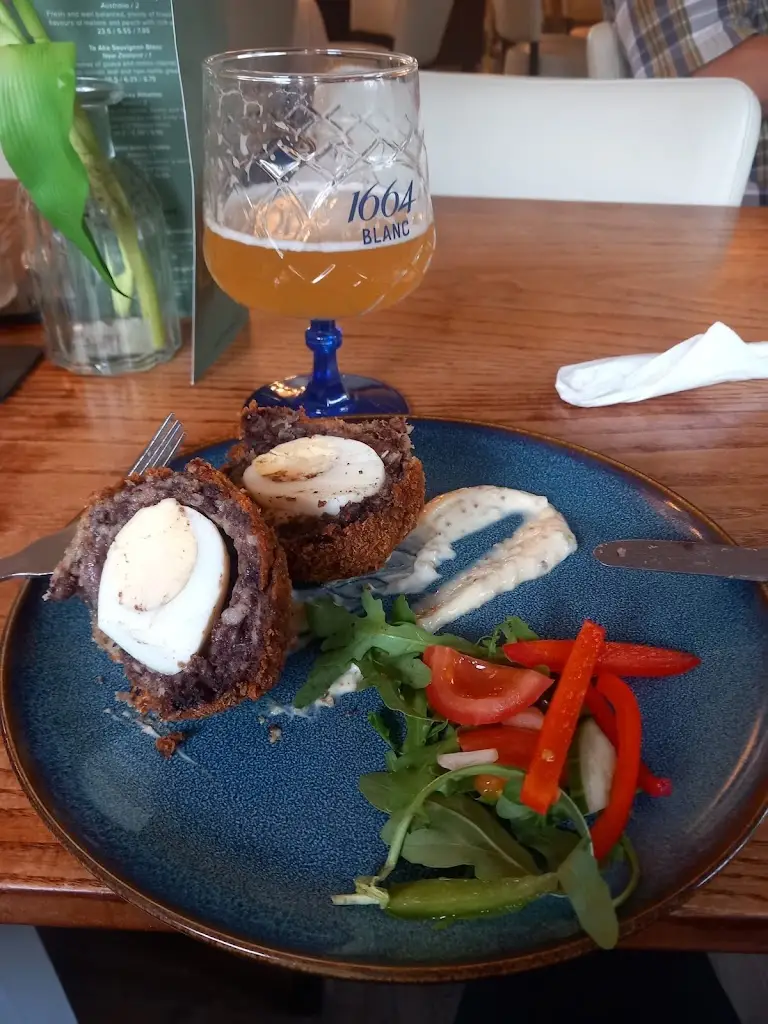 Naomi_Old Stone Trough_Steeton_review