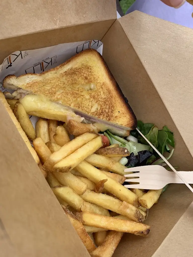 Lizzie Hawkes_The Kiln_Stewartby_recensione