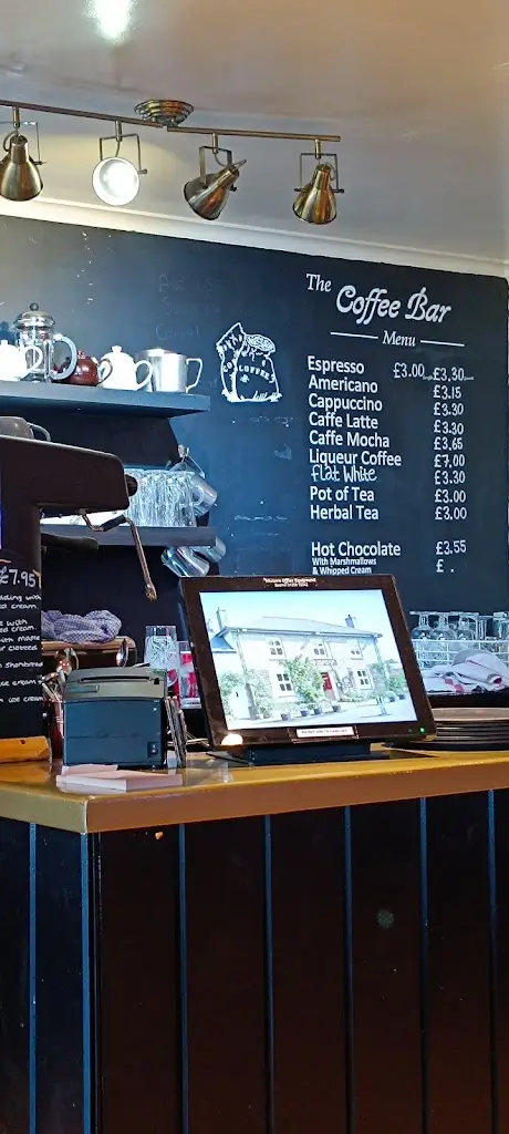 Menu_The Golden Lion Inn_Stithians_imagen_3