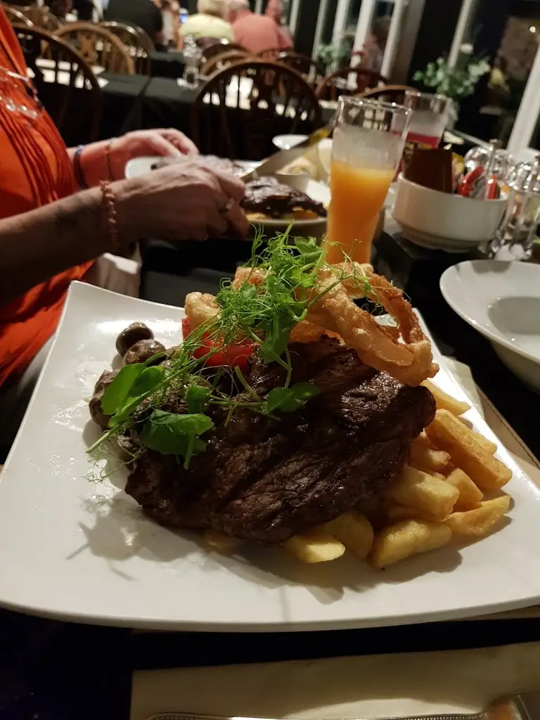 Menu_The Golden Lion Inn_Stithians_imagen_8