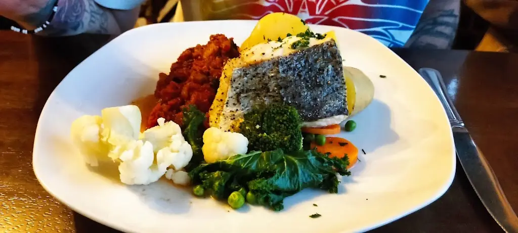 Menu_The Golden Lion Inn_Stithians_imagen_9