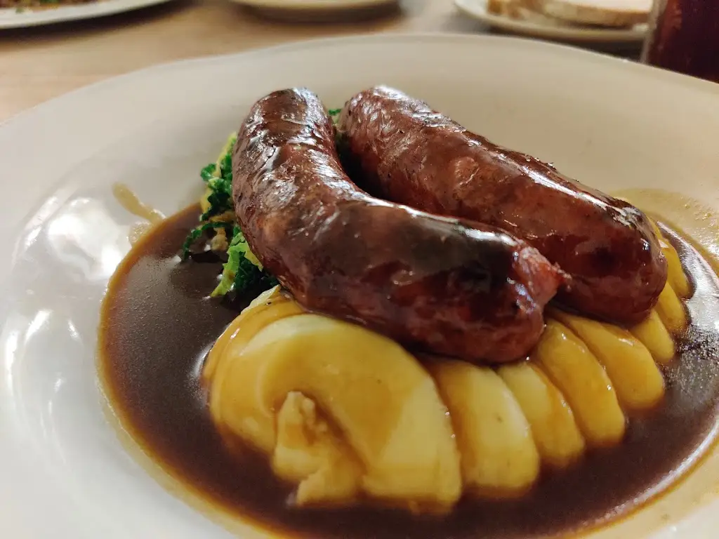 Malavai Hood-Fredriksen_The Feathers Inn_Stocksfield_review