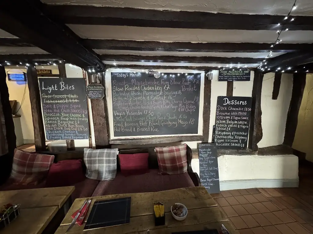 Menu_The Three Horseshoes, North Cove_Beccles_image_1
