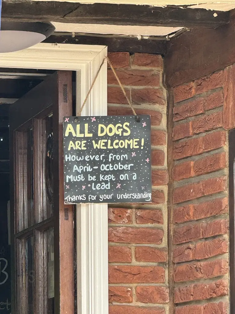 The Three Horseshoes, North Cove_Beccles_slider_image_1