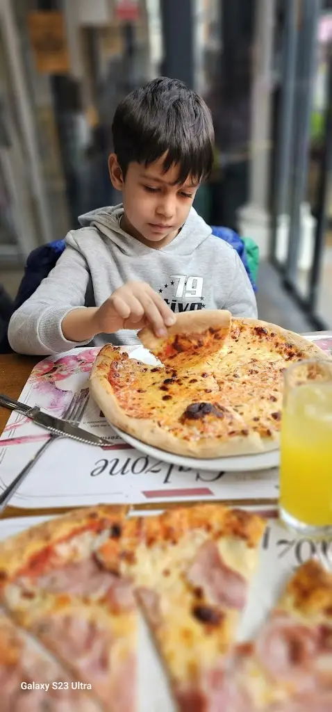 Menu_Pizza Calzone_Adderbury_image_8