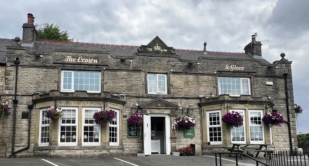 Crown & Glove_Stannington_slider_image_3