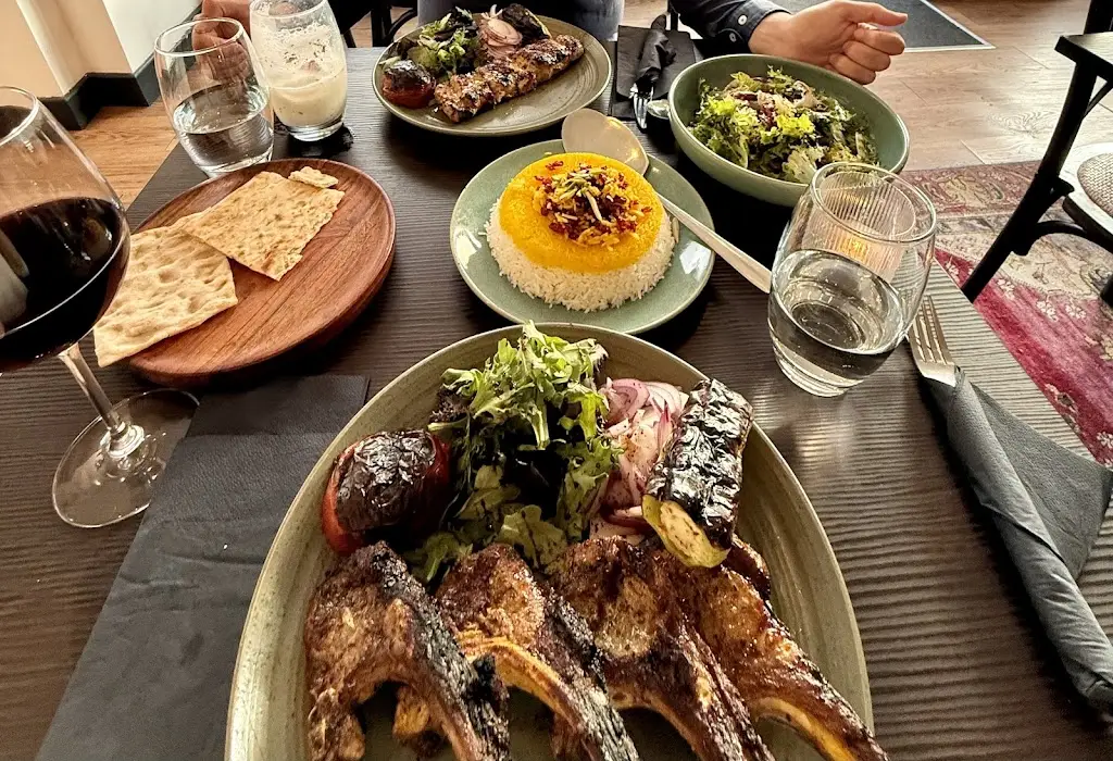 Cansu Çiçek Aydın_The Antler_Stannington_review