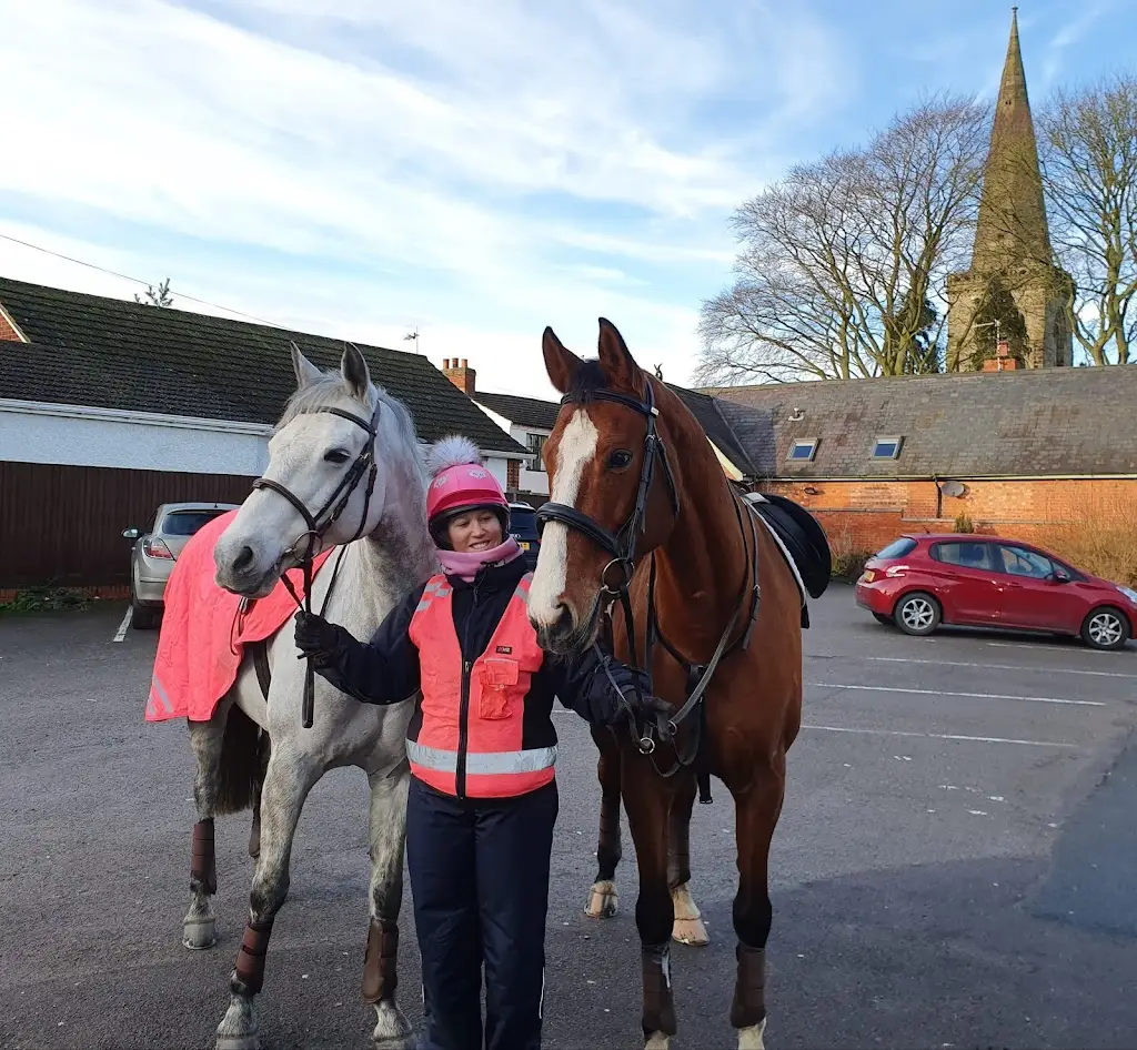 Three Horseshoes_Stoke Golding_slider_image_2