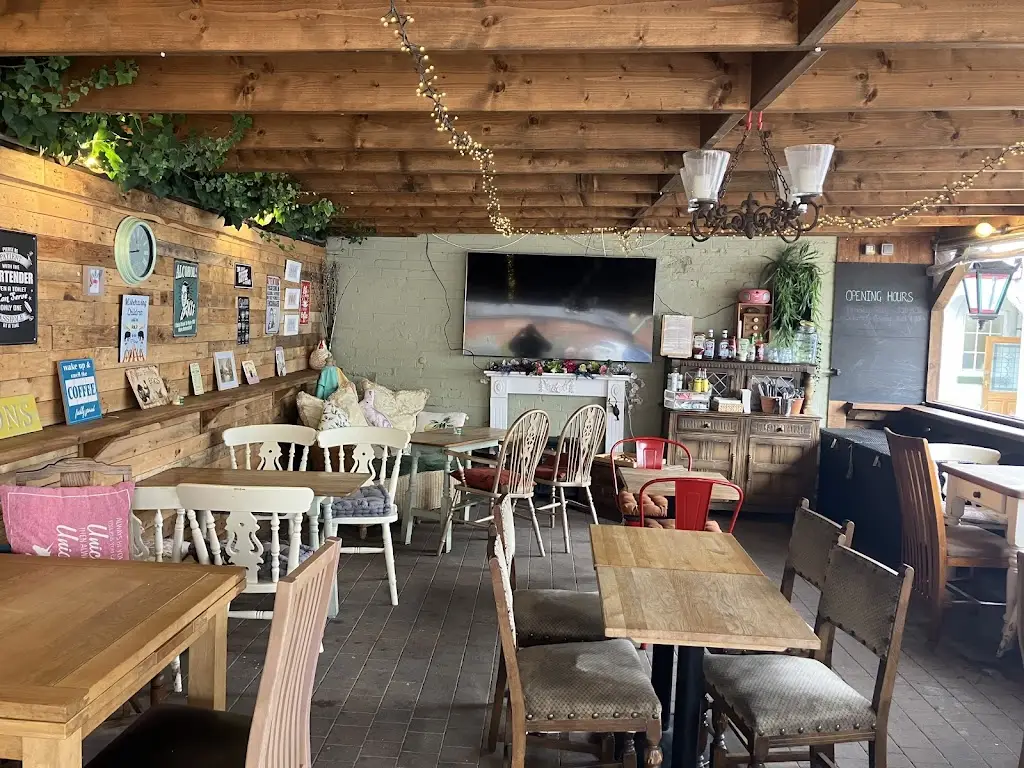 Roast & Radish_Stoke Golding_slider_image_3