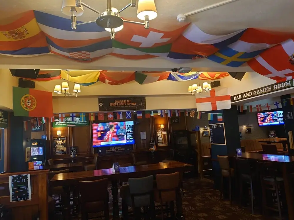 Longshoot_Stoke Golding_slider_image_1