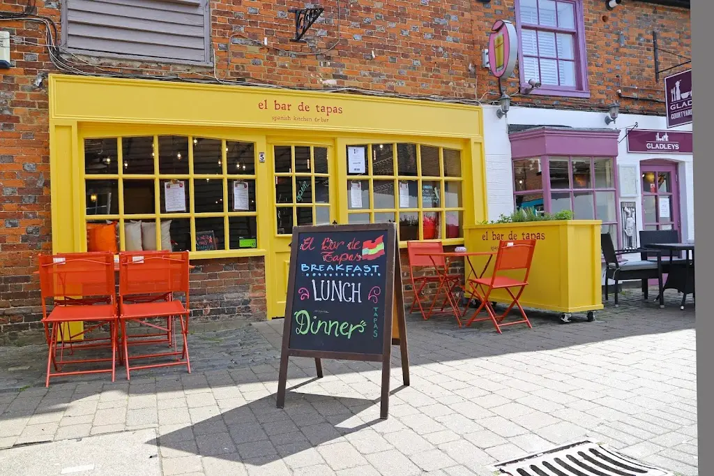 el bar de tapas restaurant in Stevenage