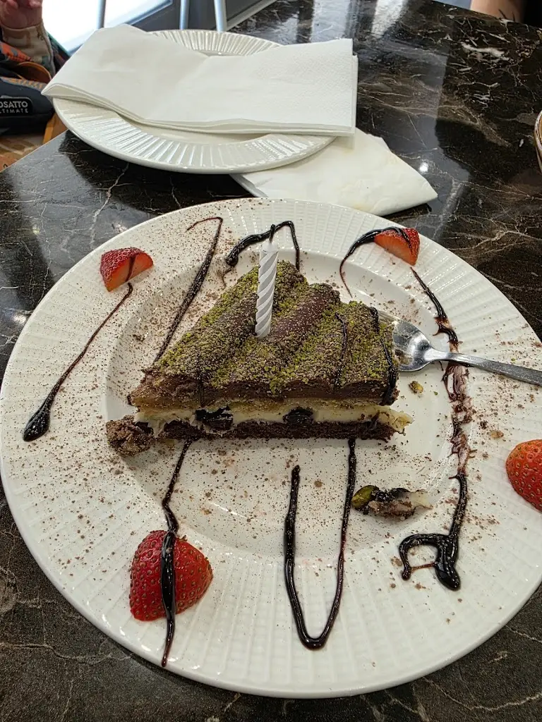 Jodie Davies_Yali Restaurant & Bar_Stevenage_reseña