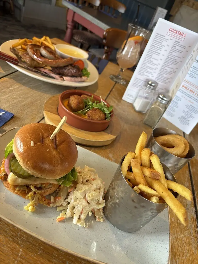 Maddie Salmon_The Fisherman_Stevenage_review