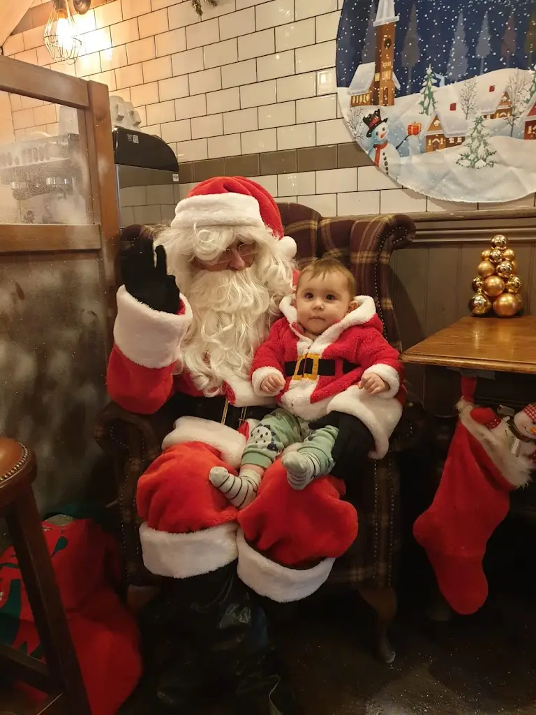 Robin Stevens_Fox & Pheasant_Stoke Poges_review