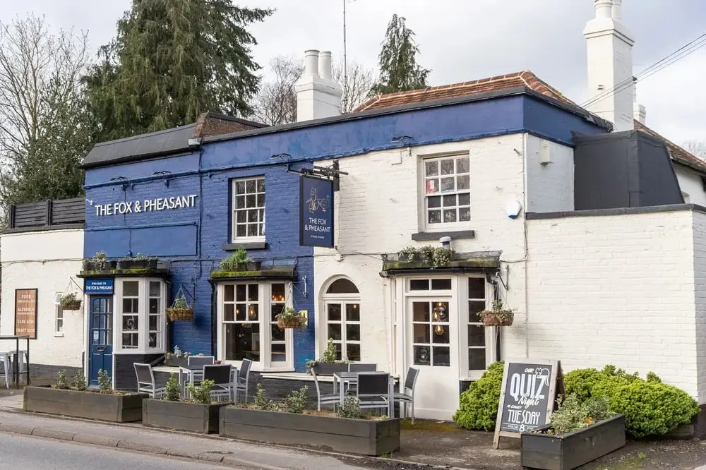 Fox & Pheasant_Stoke Poges_slider_image_3