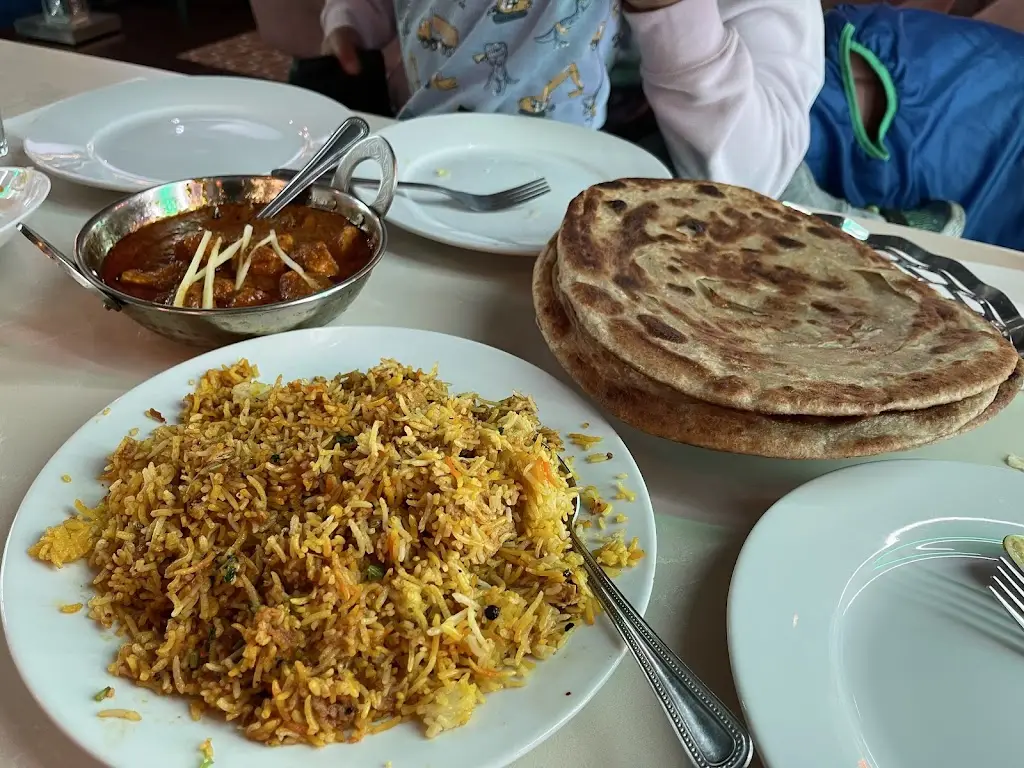 Grand Lahore_Stoke Poges_slider_image_3