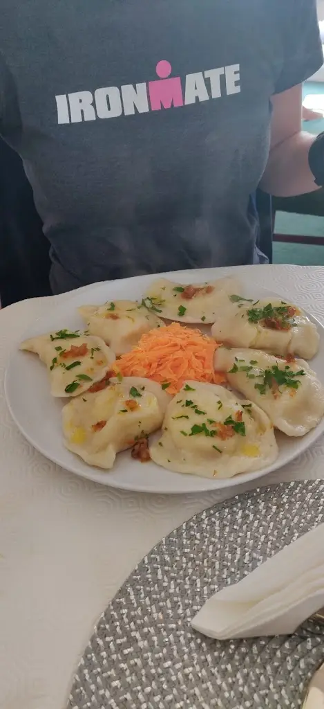 Szymon Rutkowski_Ambasador Polska Restauracja w Slough_Stoke Poges_review