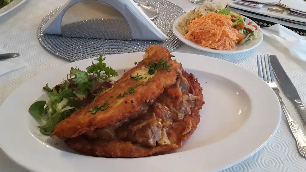 Ambasador Polska Restauracja w Slough_Stoke Poges_slider_image_2