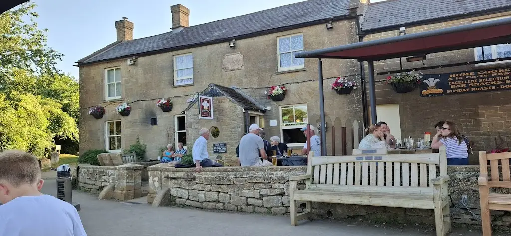 patricia wood_The Prince Of Wales_Stoke-sub-Hamdon_review