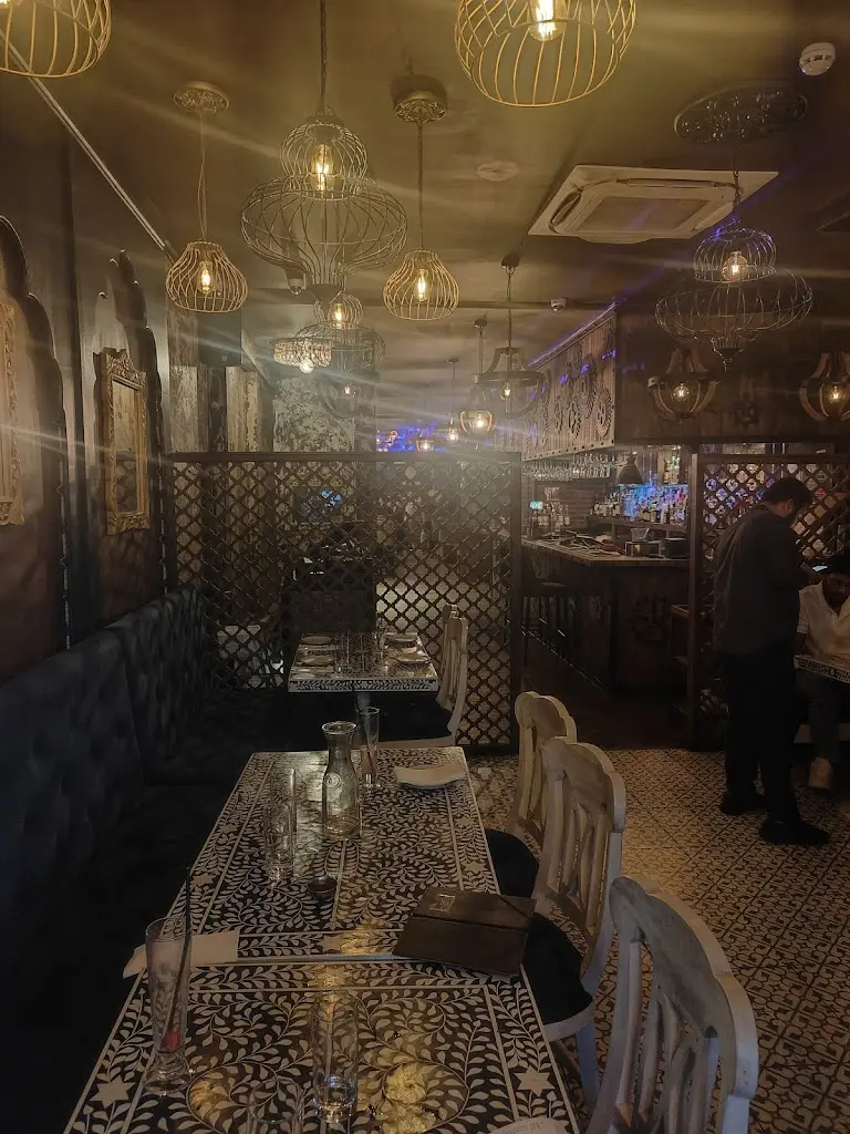 BAMBI STANMORE_Stanmore_slider_image_3