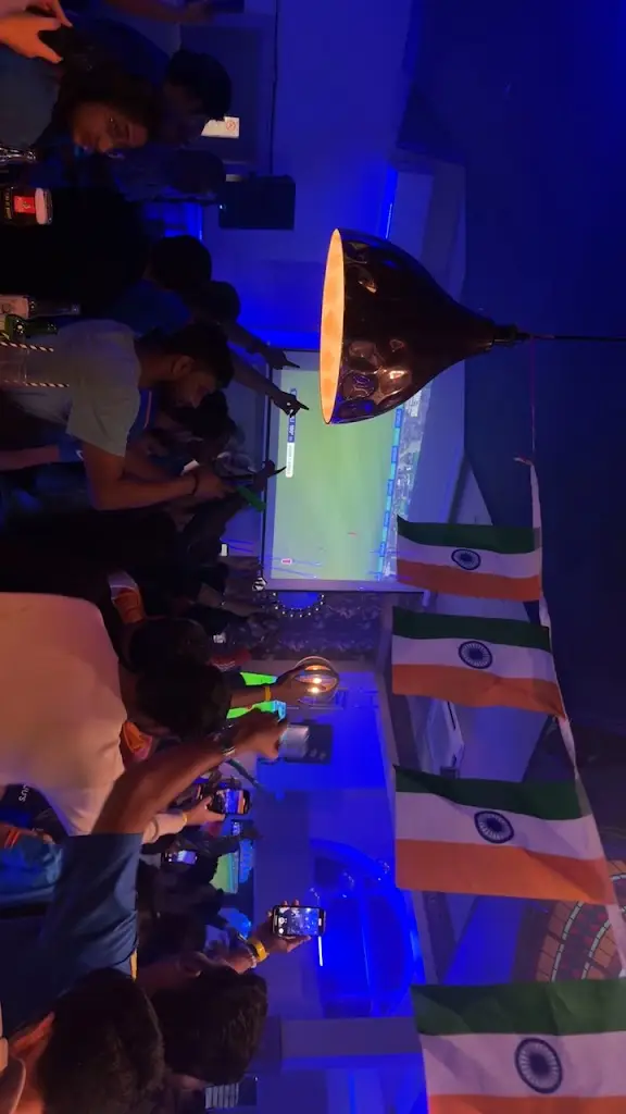 custom technical_Spice Rack Lounge_Stanmore_review