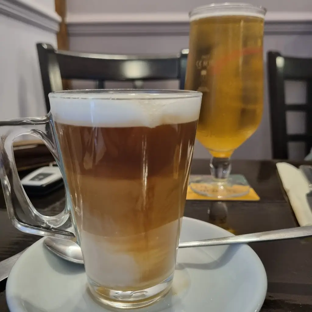 Vivienne Moss_The Stag_Stotfold_review