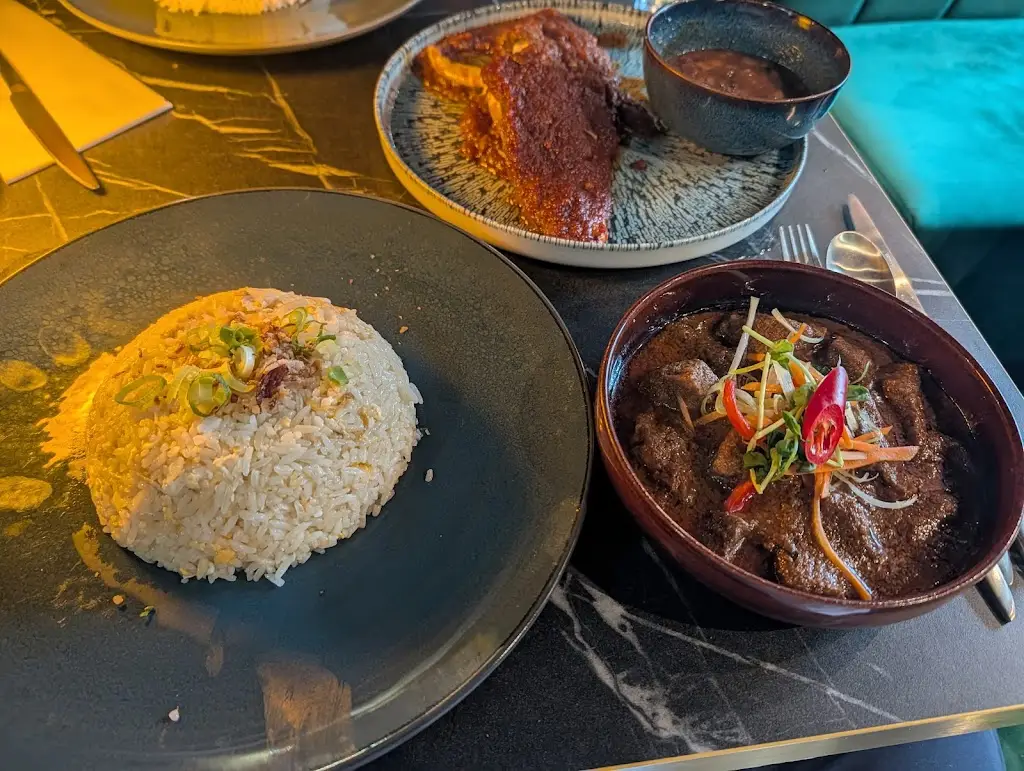 The Malay Courtyard_Stotfold_slider_image_3