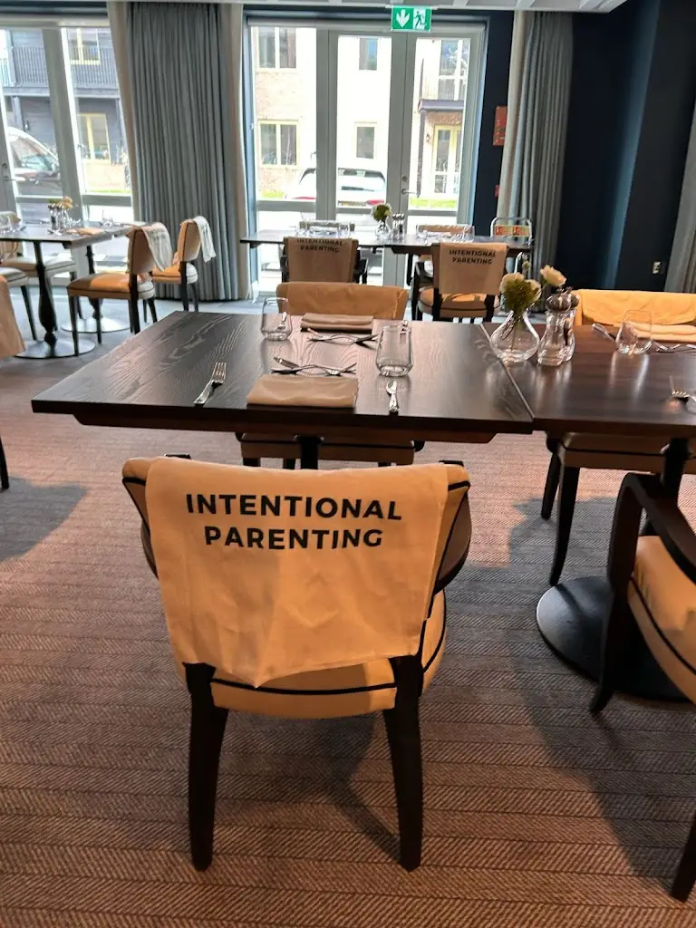 fadzai Mashingaidze_Aston’s at Wycliffe Park_Stokenchurch_review