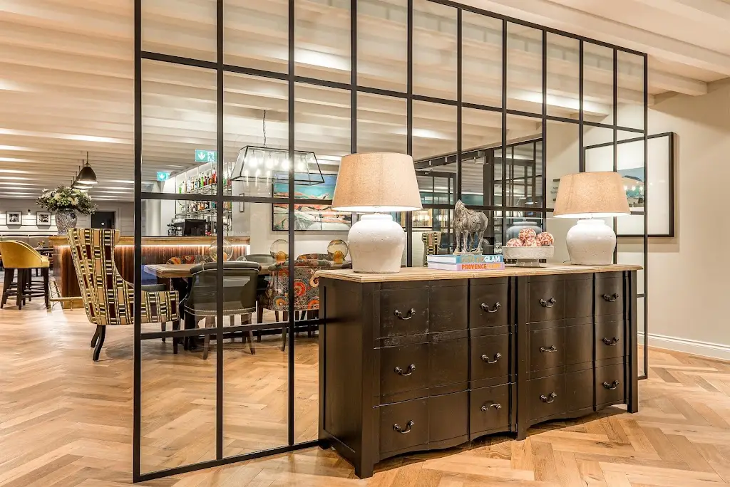 Aston’s at Wycliffe Park_Stokenchurch_slider_image_1