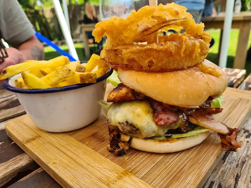 The Dashwood Roadhouse_Stokenchurch_slider_image_3