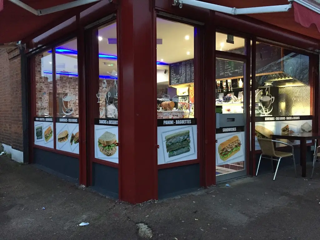 Upper Grill Restaurant & Coffee Bar_Becontree_slider_image_3