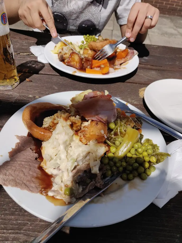 R Dahal_The Pen Nook_Stocksbridge_reseña