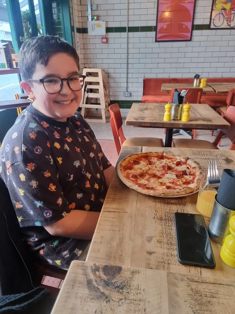 Tom Reed_Romy's Pizza Bar_Stocksbridge_review