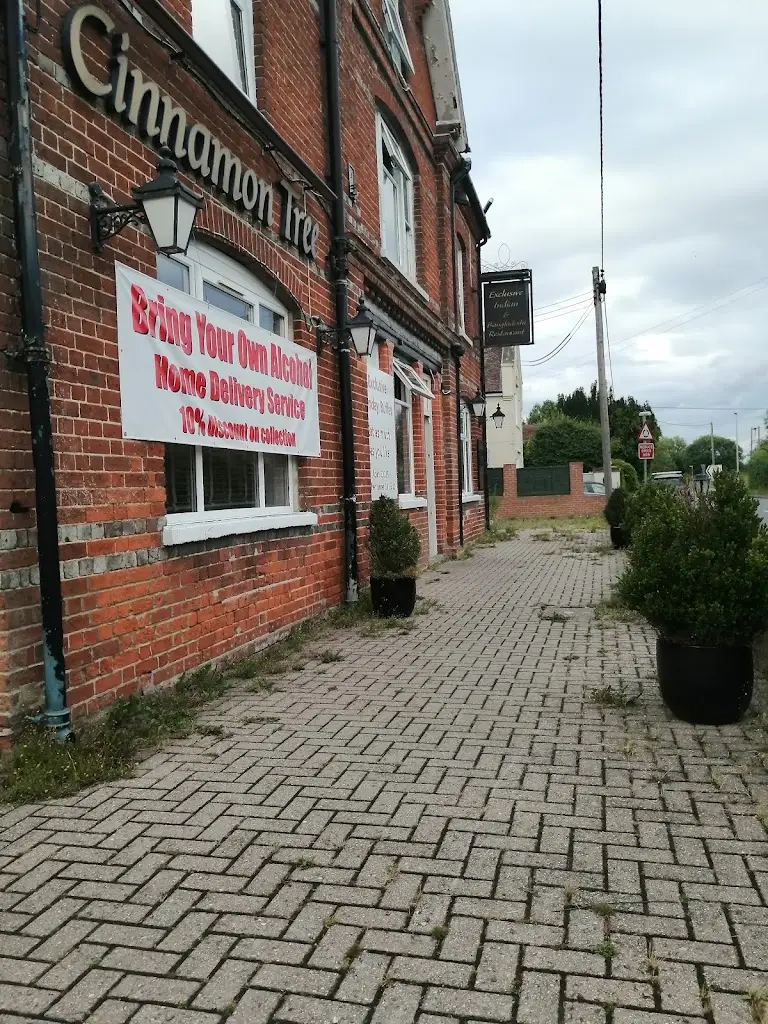 Cinnamon Tree, Mortimer_Stratfield Mortimer_slider_image_3